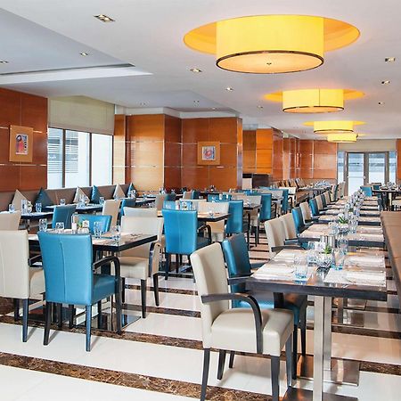 Hilton Dubai The Walk Hotel Екстериор снимка