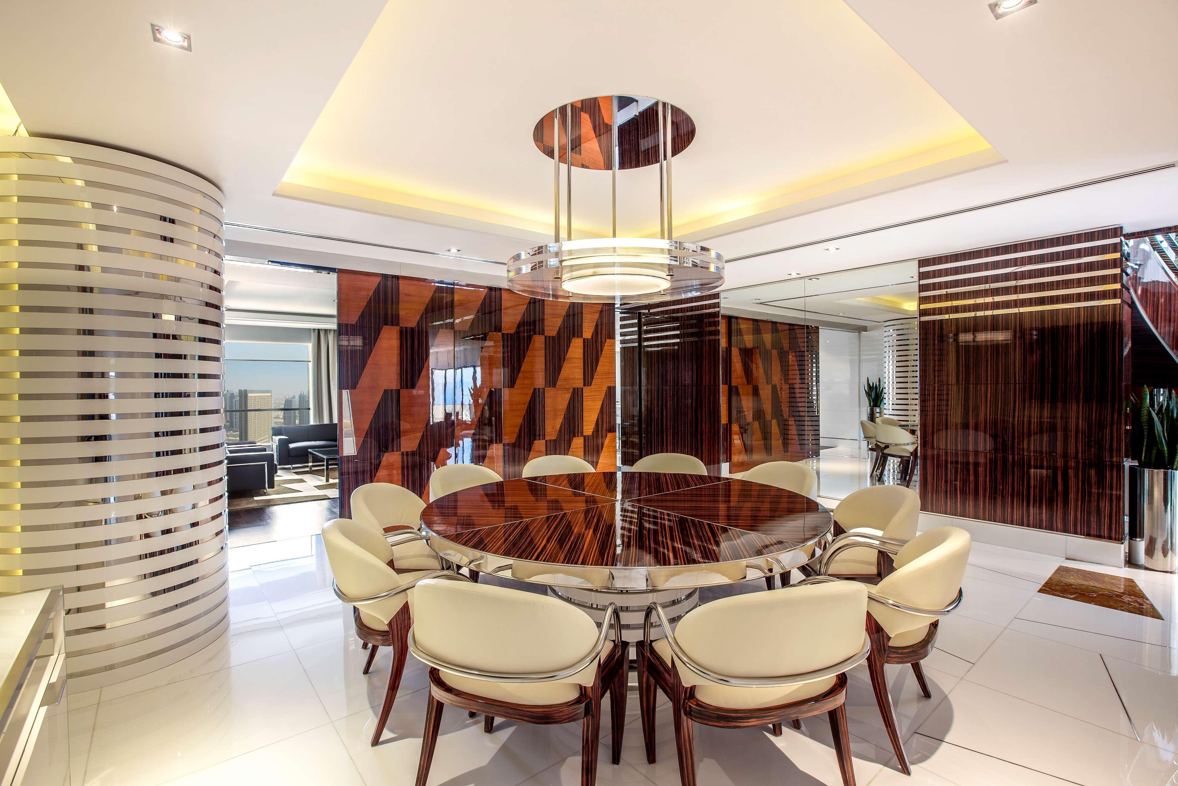 Hilton Dubai The Walk Hotel Екстериор снимка