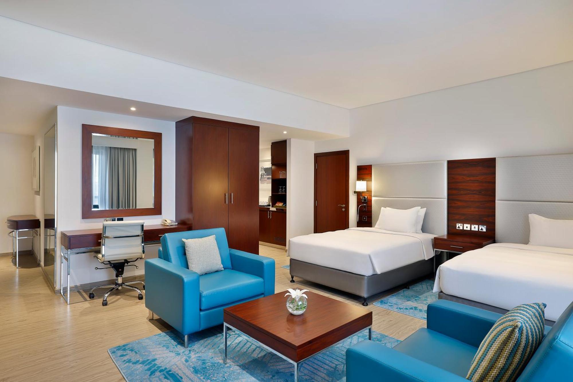 Hilton Dubai The Walk Hotel Екстериор снимка