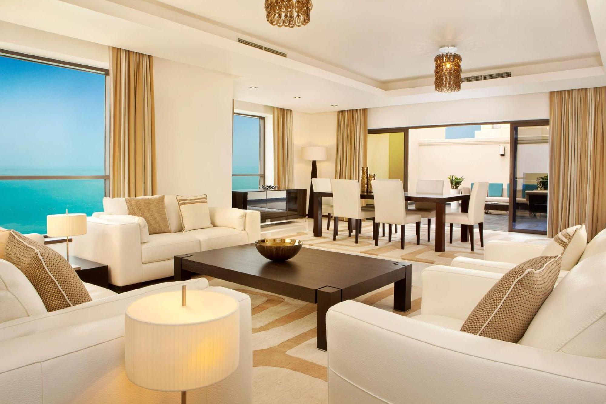Hilton Dubai The Walk Hotel Екстериор снимка
