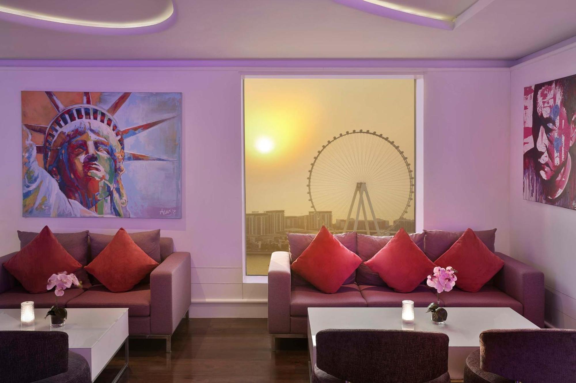 Hilton Dubai The Walk Hotel Екстериор снимка