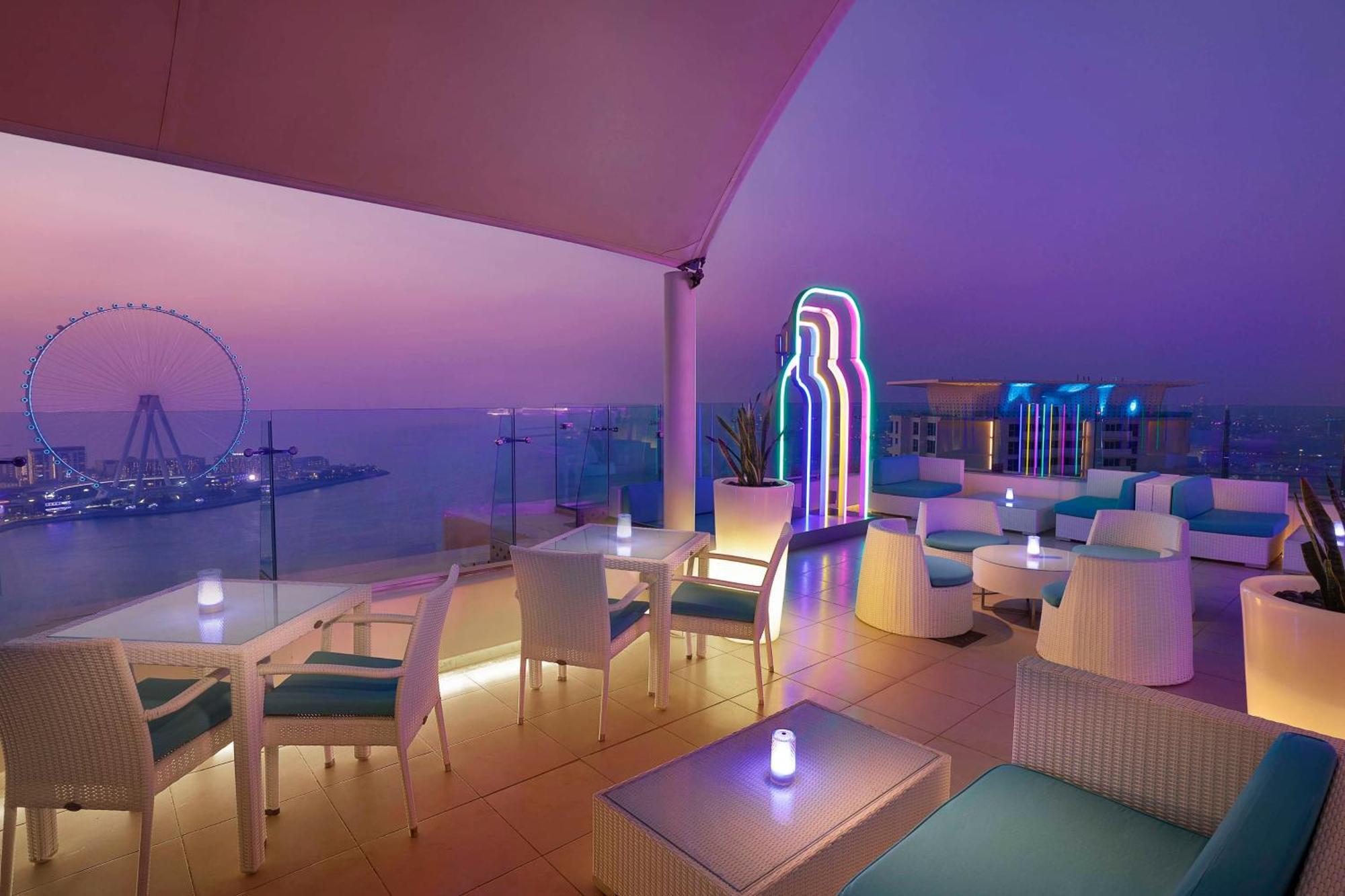 Hilton Dubai The Walk Hotel Екстериор снимка