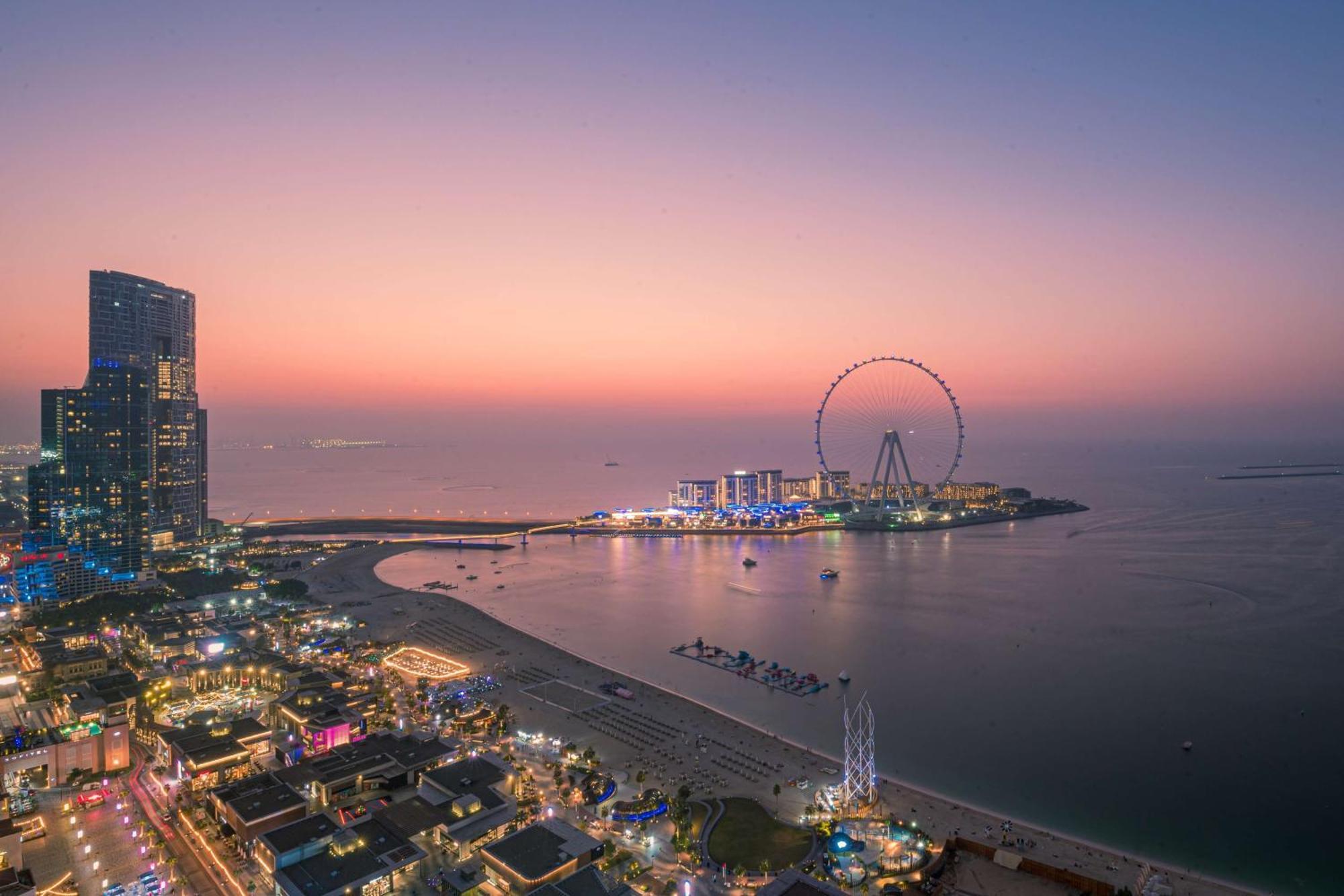 Hilton Dubai The Walk Hotel Екстериор снимка