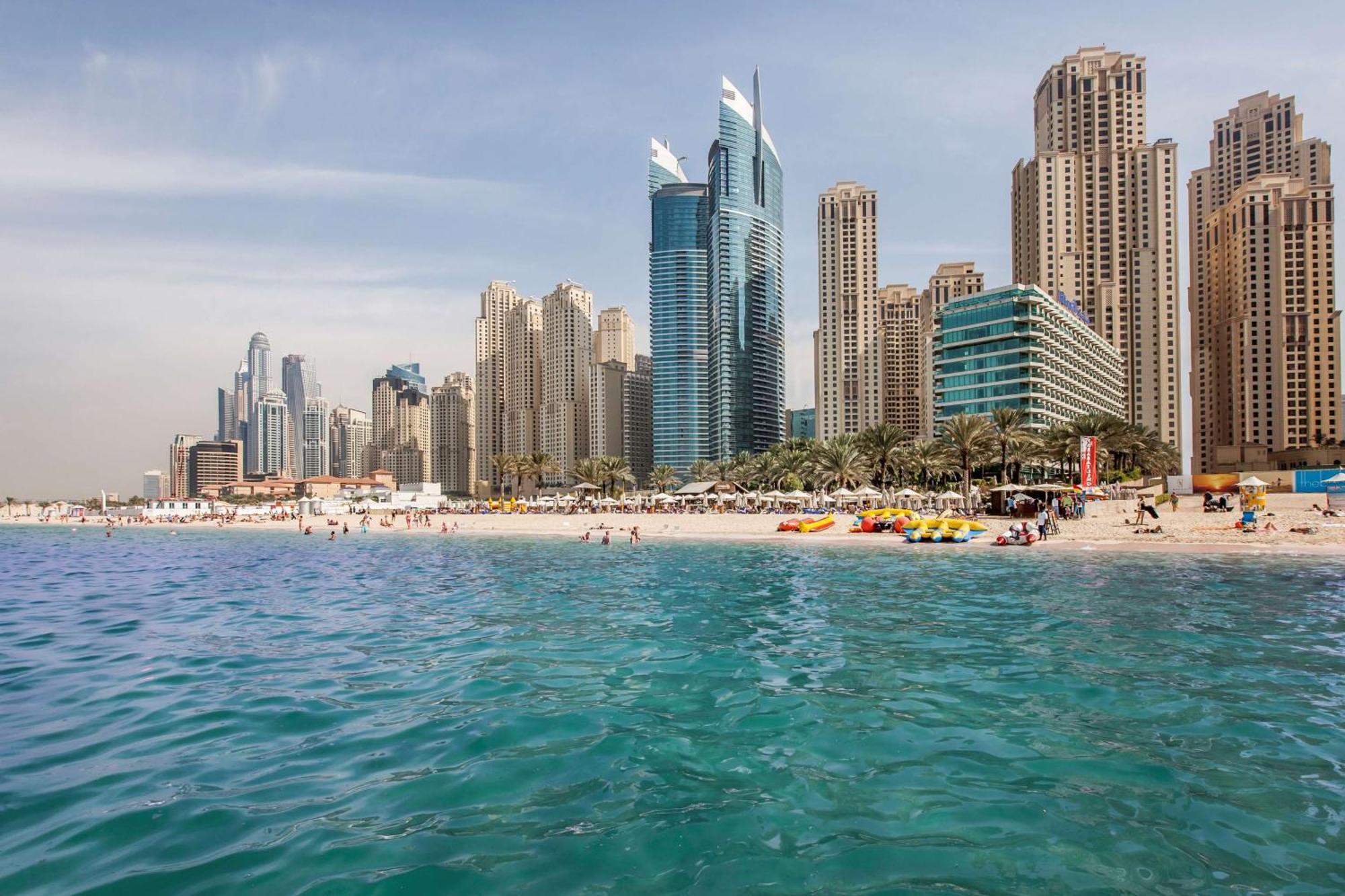 Hilton Dubai The Walk Hotel Екстериор снимка