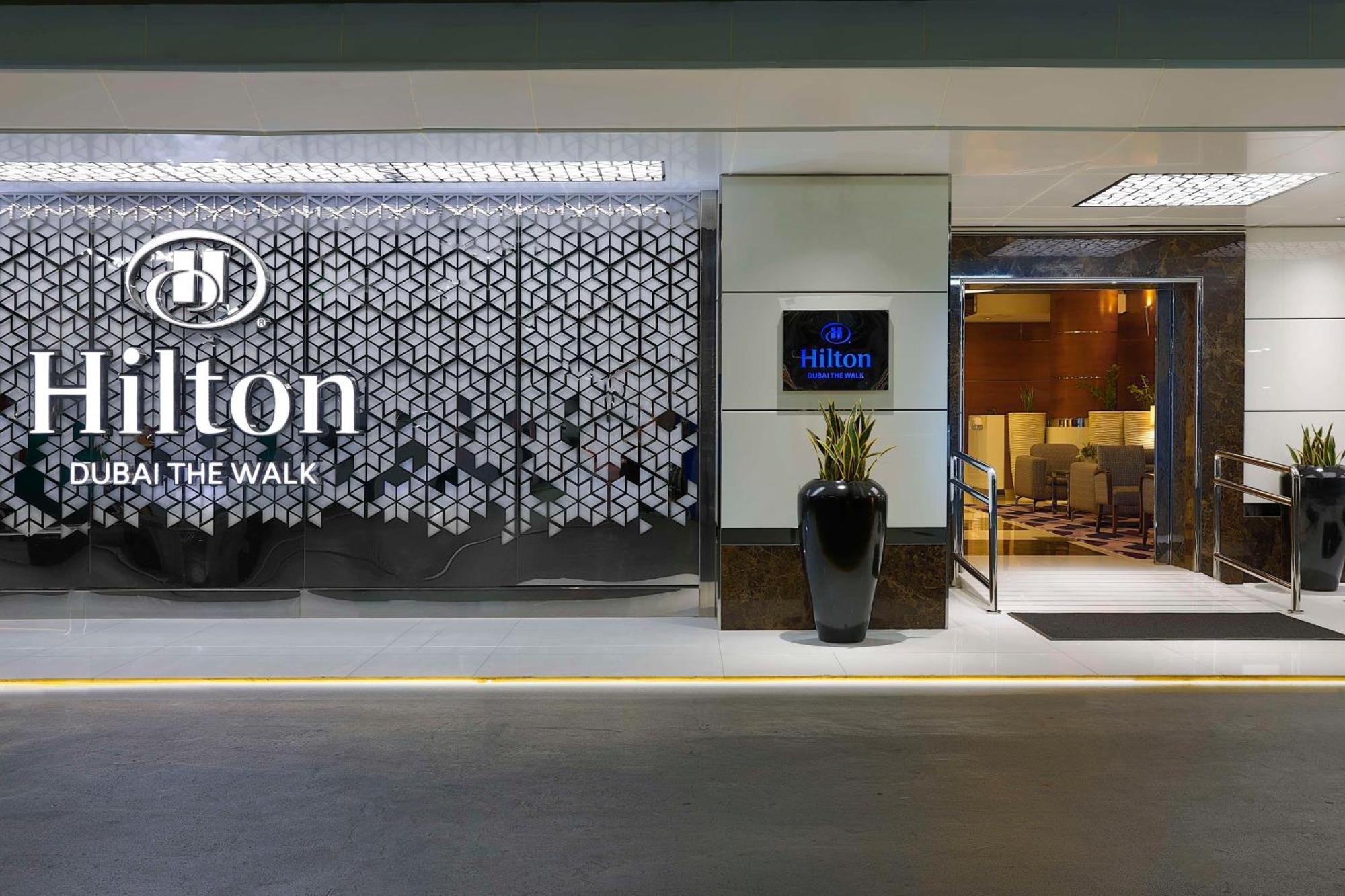 Hilton Dubai The Walk Hotel Екстериор снимка